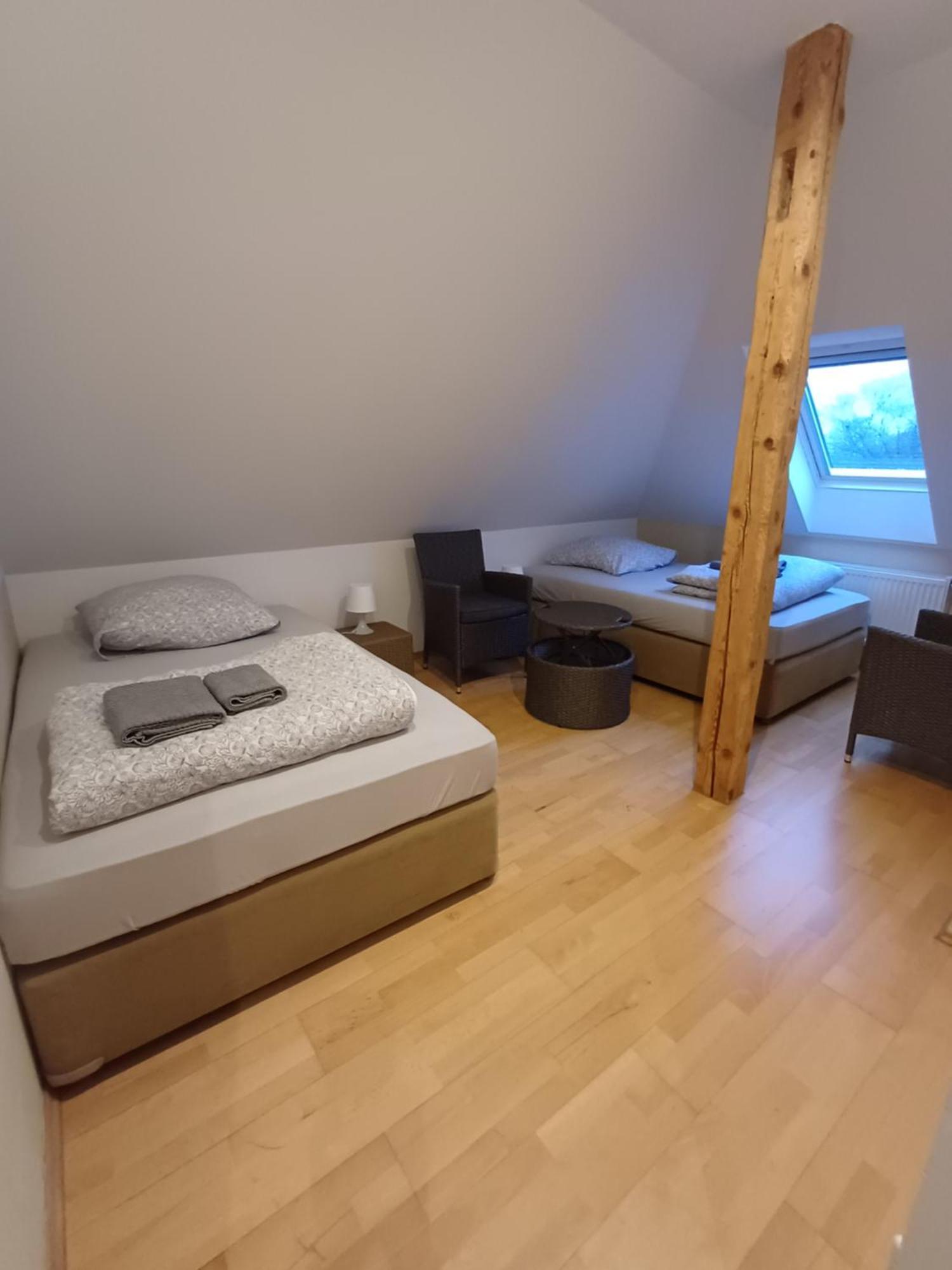 Doppelzimmer-Bad-Kuehlschrank-Tv-19 Meine Exterior photo