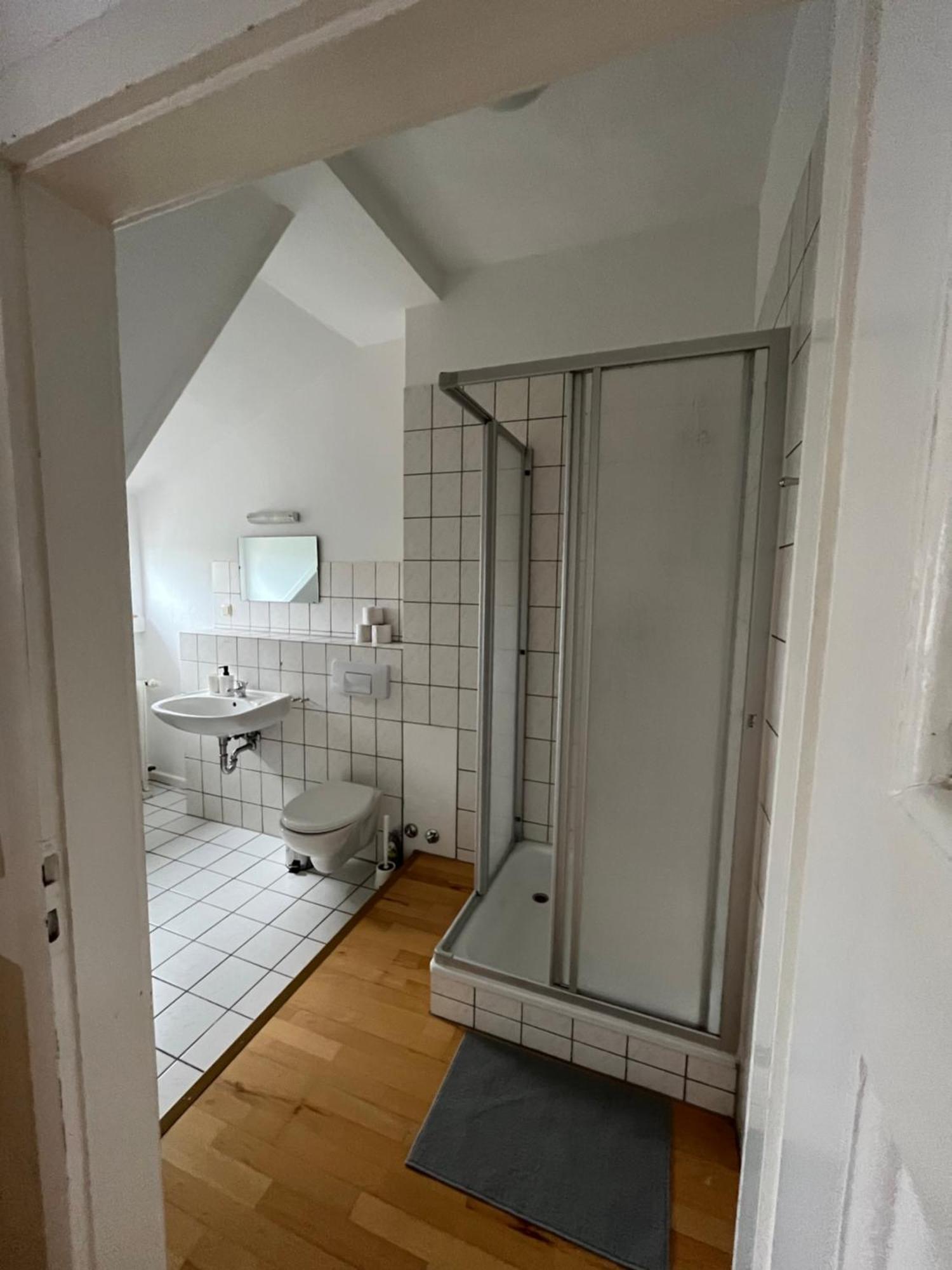 Doppelzimmer-Bad-Kuehlschrank-Tv-19 Meine Exterior photo